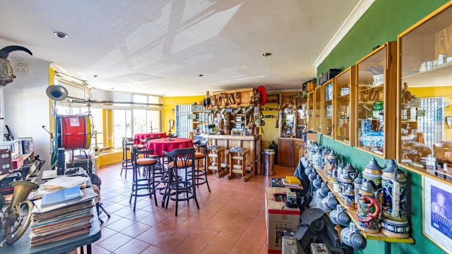 4 Bedroom Property for Sale in Rome Glen Western Cape